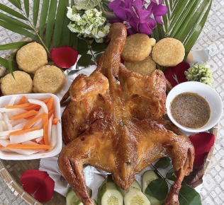 Gà nướng + xôi đậu